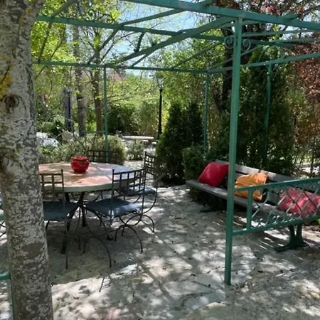 Le Priolat Des Anges Aux Portes Des Gorges Du Verdon Bed & Breakfast